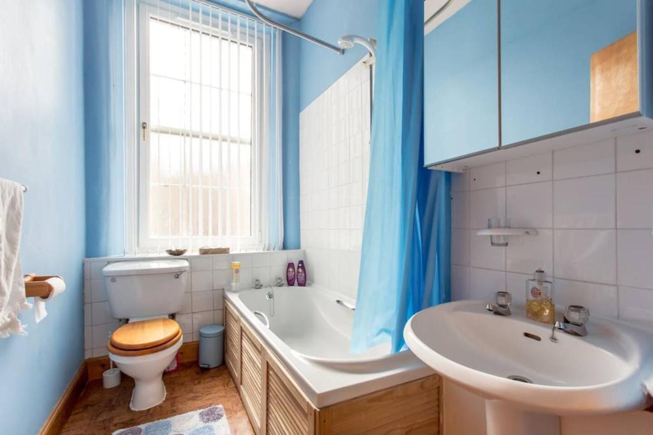 Joivy 3 Bed Flat In Old Town, Close To Grassmarket Эдинбург Экстерьер фото