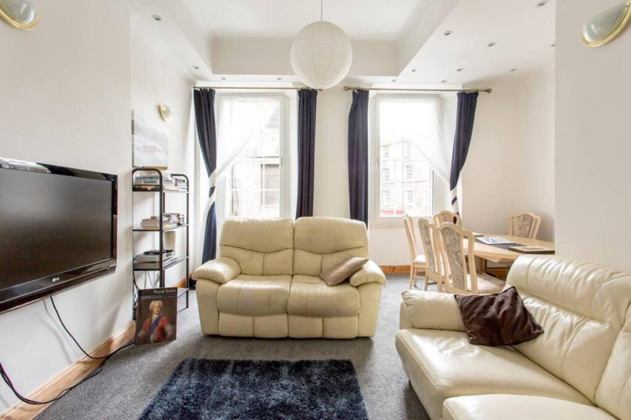 Joivy 3 Bed Flat In Old Town, Close To Grassmarket Эдинбург Экстерьер фото