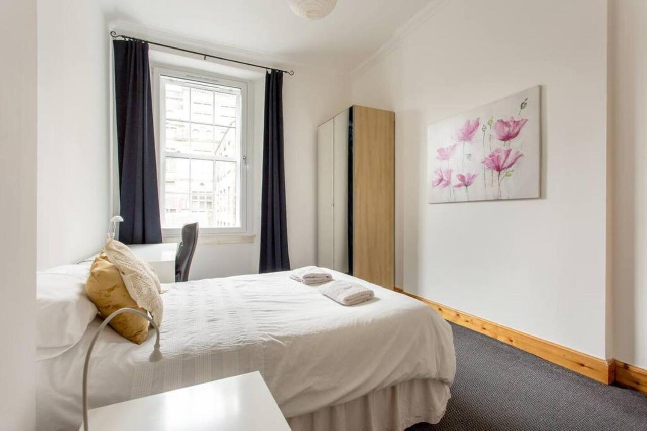 Joivy 3 Bed Flat In Old Town, Close To Grassmarket Эдинбург Экстерьер фото