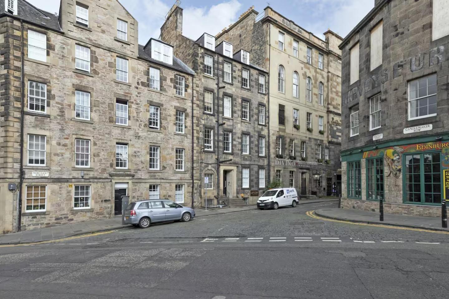 Joivy 3 Bed Flat In Old Town, Close To Grassmarket Эдинбург Экстерьер фото