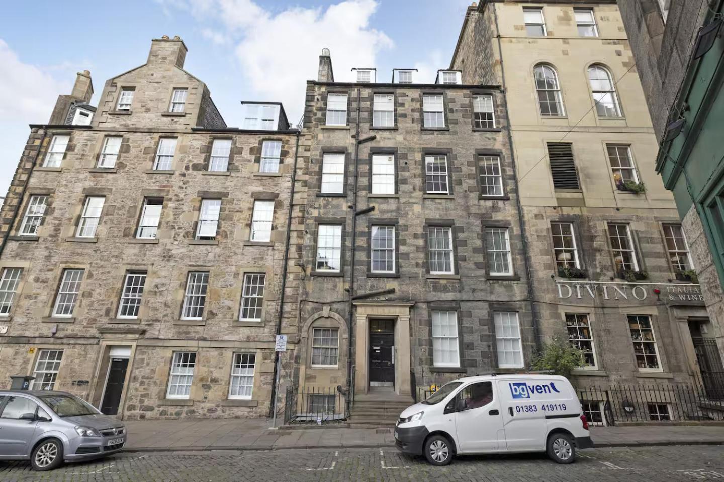 Joivy 3 Bed Flat In Old Town, Close To Grassmarket Эдинбург Экстерьер фото