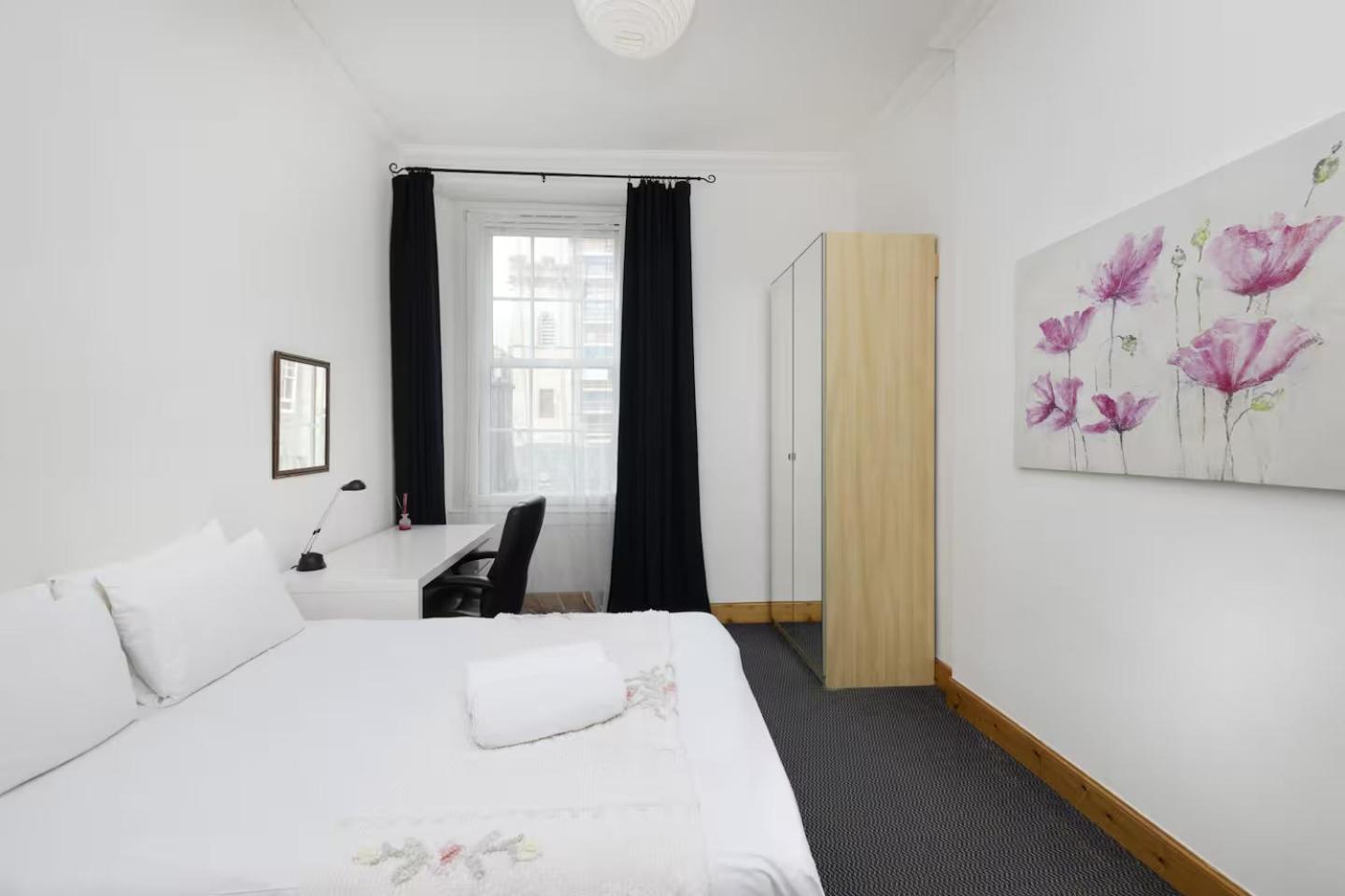 Joivy 3 Bed Flat In Old Town, Close To Grassmarket Эдинбург Экстерьер фото