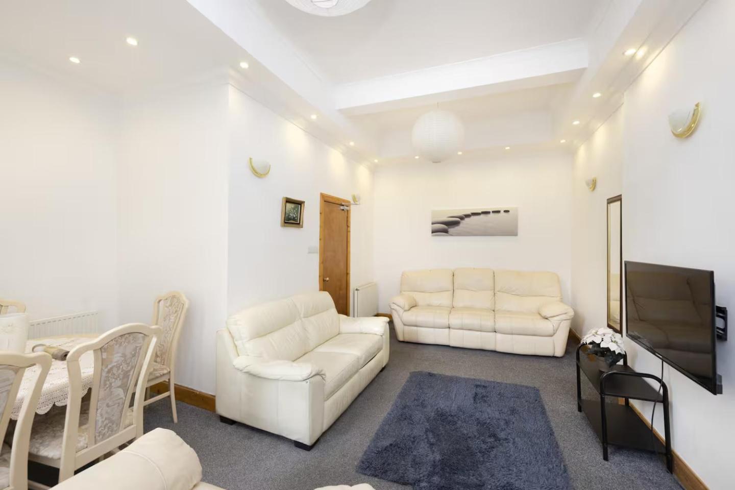 Joivy 3 Bed Flat In Old Town, Close To Grassmarket Эдинбург Экстерьер фото