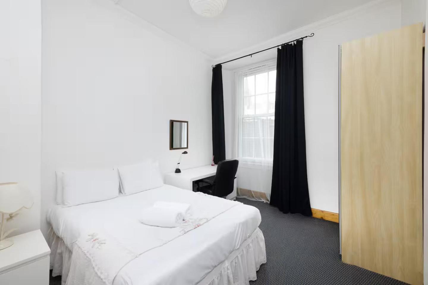 Joivy 3 Bed Flat In Old Town, Close To Grassmarket Эдинбург Экстерьер фото