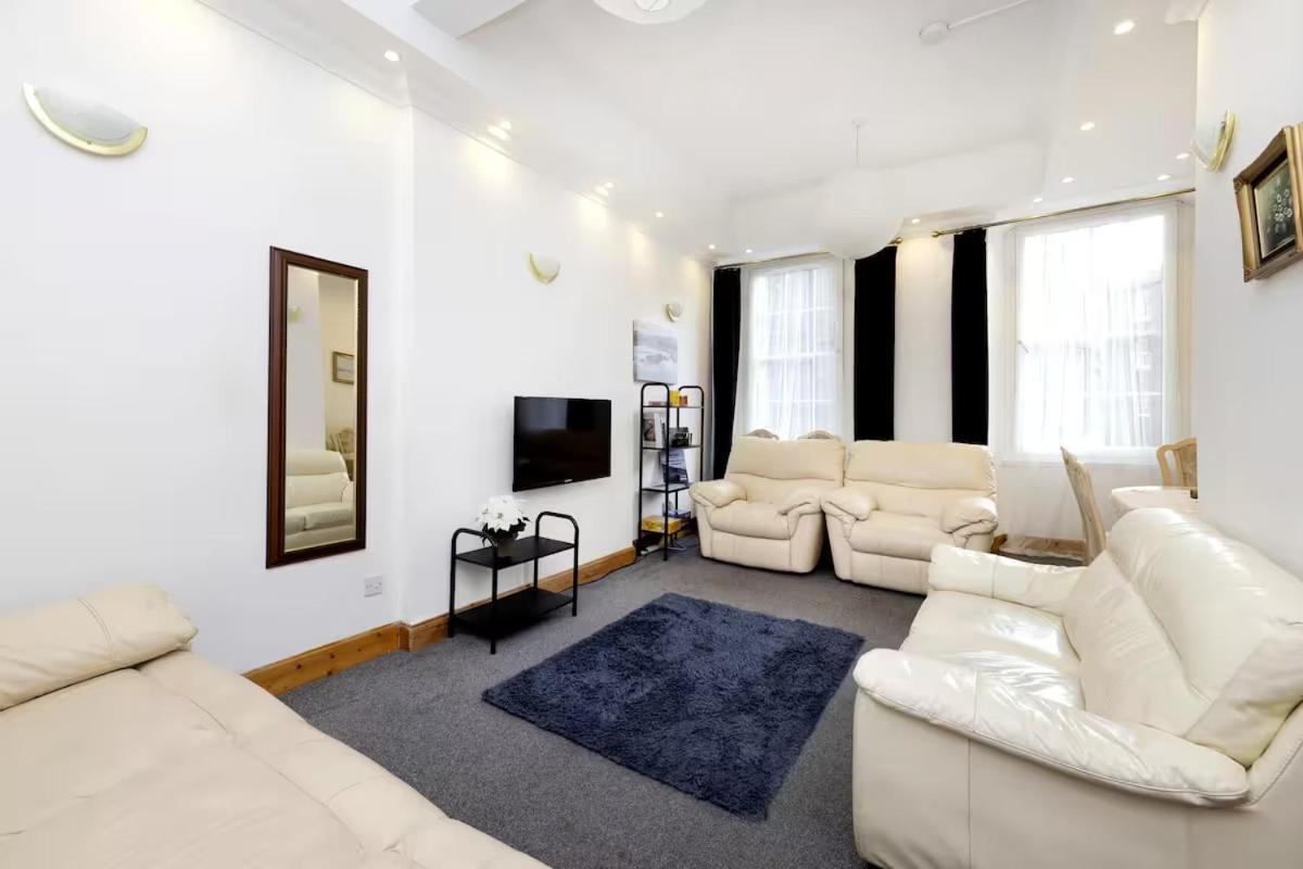 Joivy 3 Bed Flat In Old Town, Close To Grassmarket Эдинбург Экстерьер фото